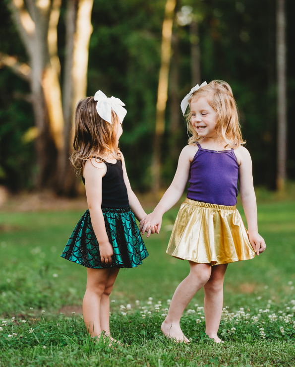 Girls Novelty Circle Skirt | Black Sparkly Shimmer