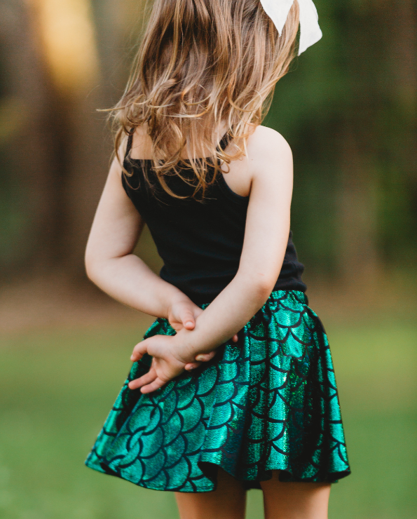 Girls Novelty Circle Skirt | Black Sparkly Shimmer